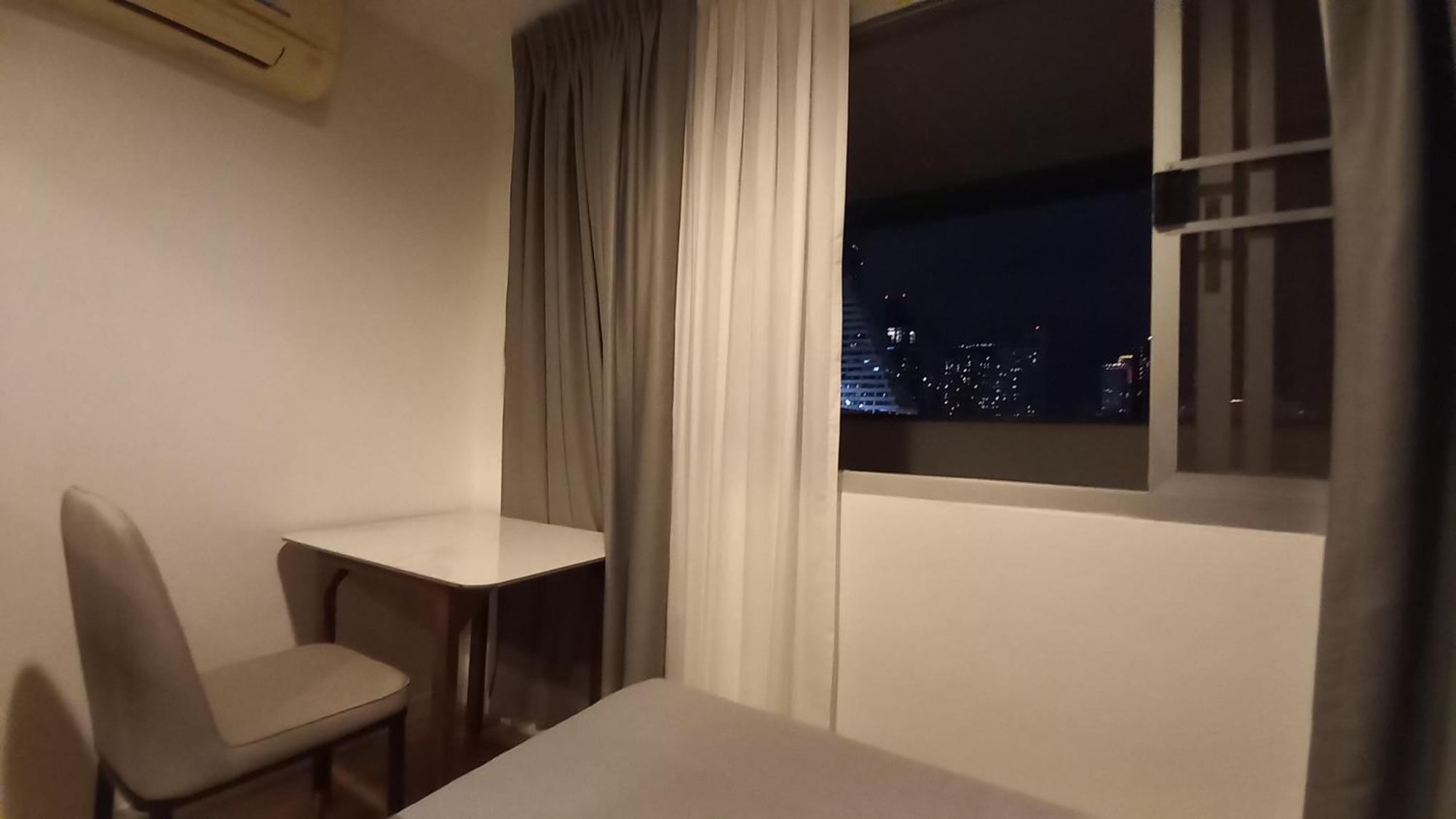 Panoramic City View Room At Silom Bangkok Camera foto