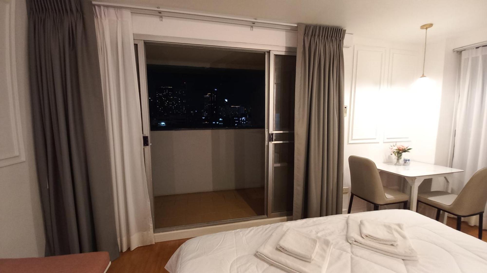 Panoramic City View Room At Silom Bangkok Camera foto